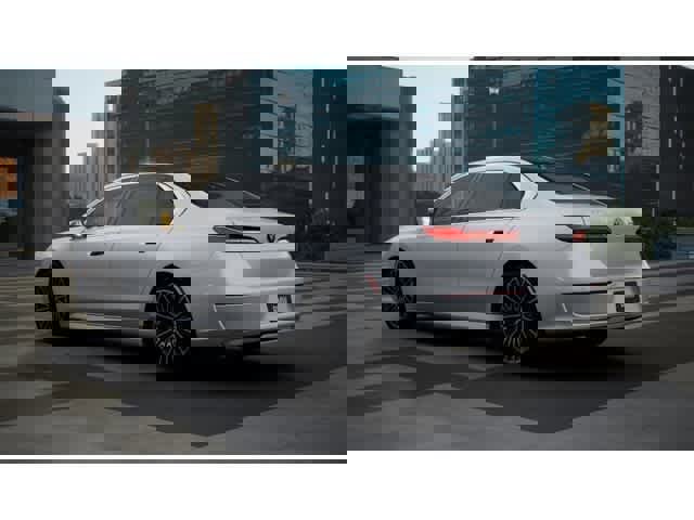 New 2025 BMW i7 eDrive50 w/ Executive Package image 2