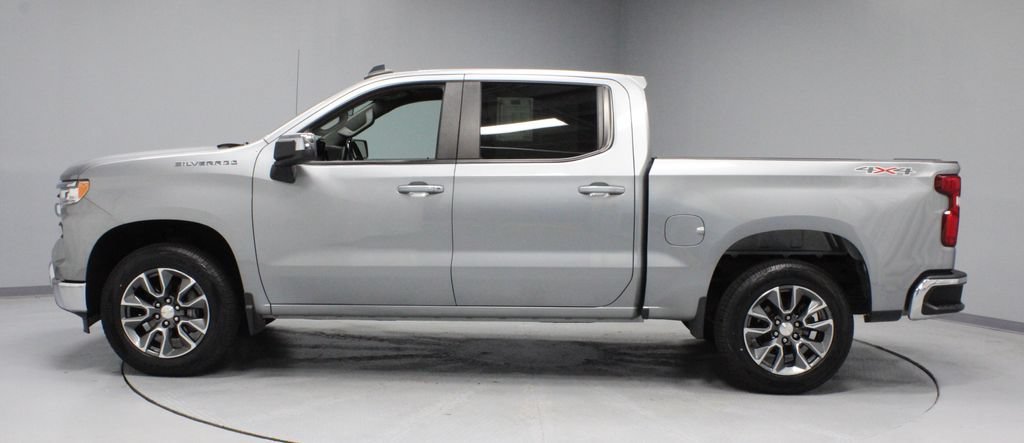 Used 2024 Chevrolet Silverado 1500 LT AWD/4WD image 7