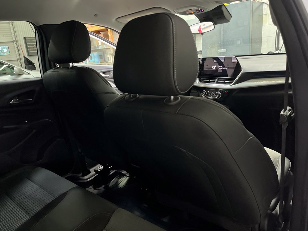 Used 2026 Chevrolet Trax LT w/ Midnight Edition FWD image 28