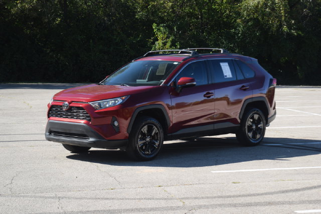 Used 2020 Toyota RAV4 XLE w/ Convenience Package FWD image 22
