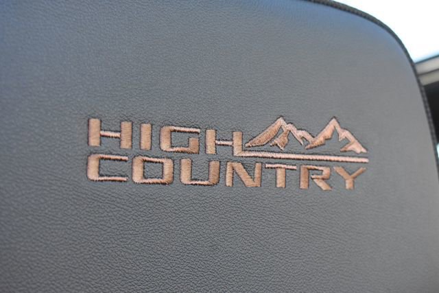 New 2026 Chevrolet Suburban High Country image 18