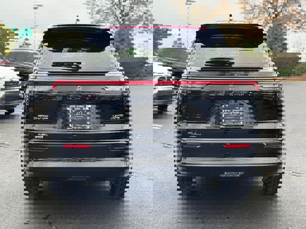 Used 2025 Toyota Crown Signia image 12