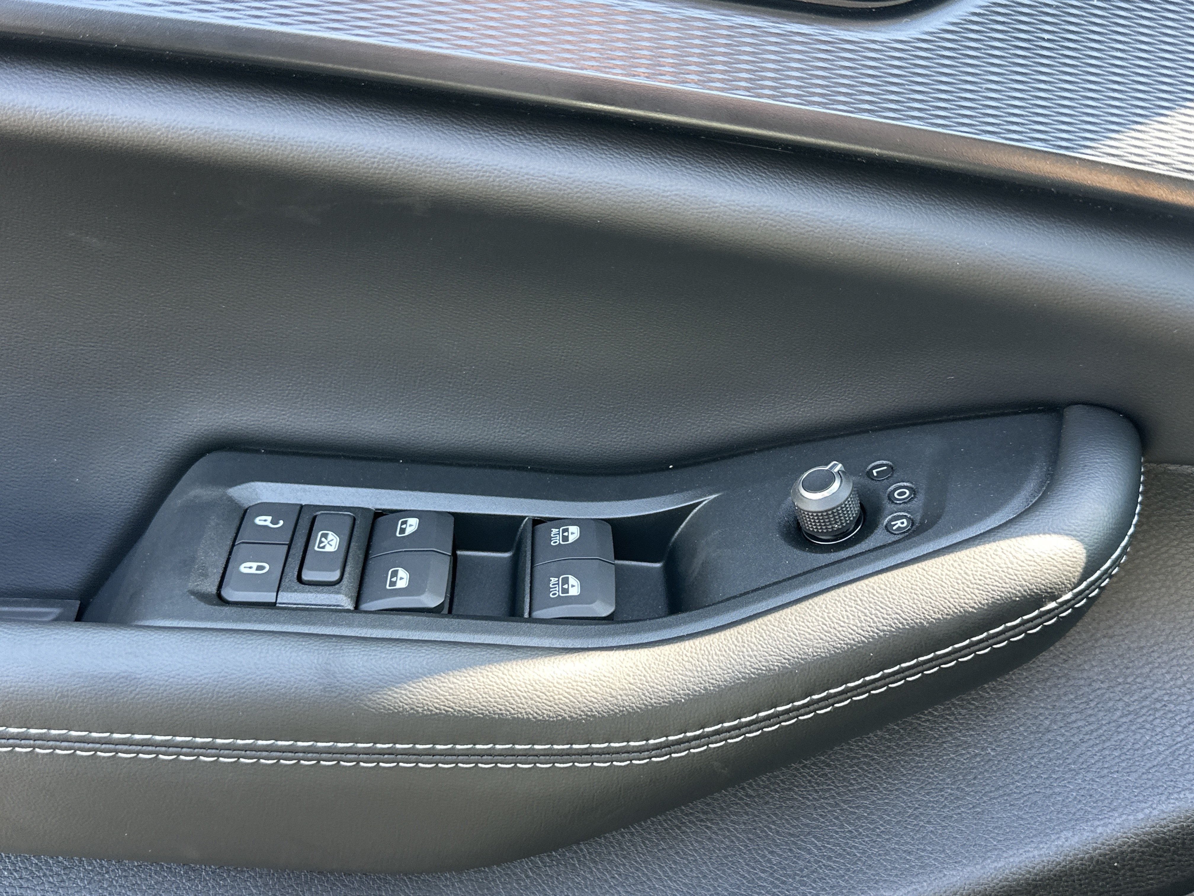 New 2026 Jeep Grand Cherokee Laredo X AWD/4WD image 12