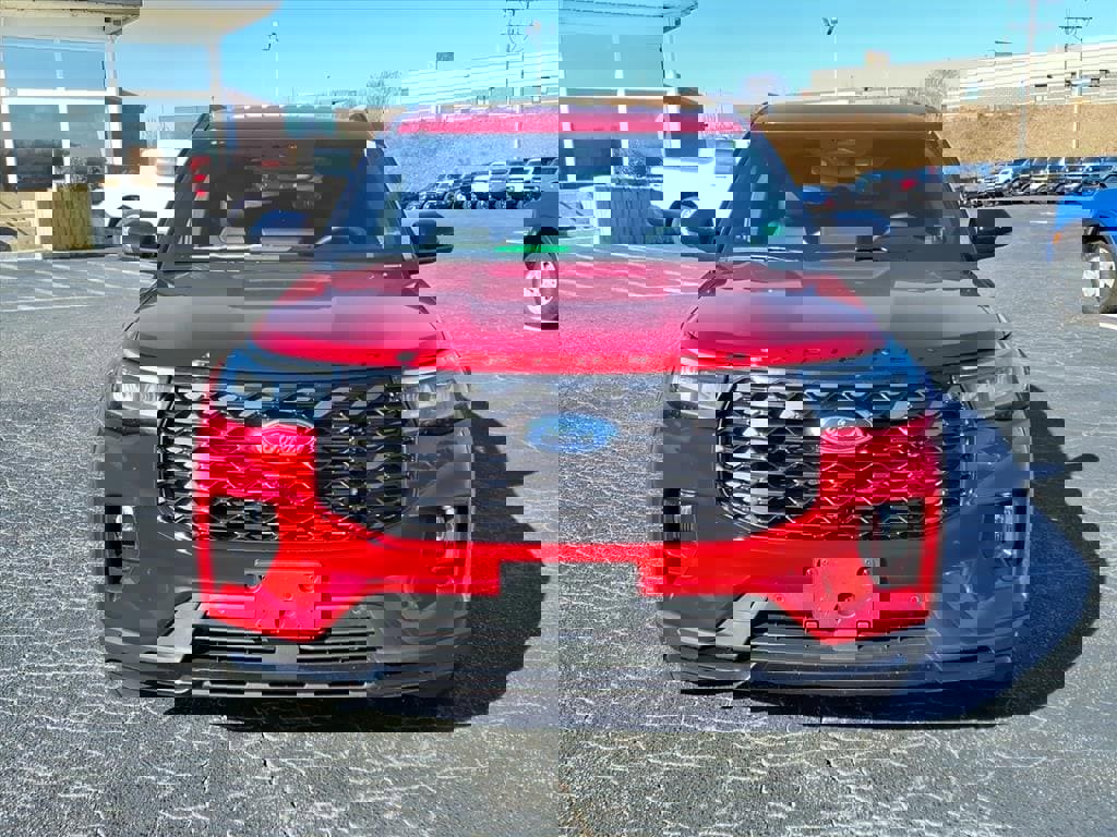 Used 2025 Ford Explorer ST-Line w/ Premium Package image 3