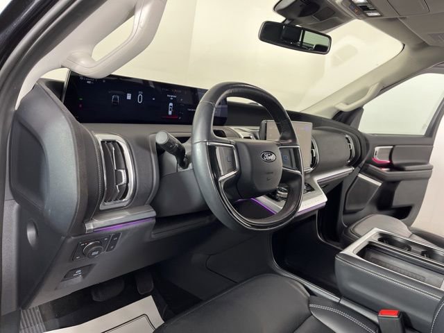 Used 2025 Ford Expedition Platinum image 20