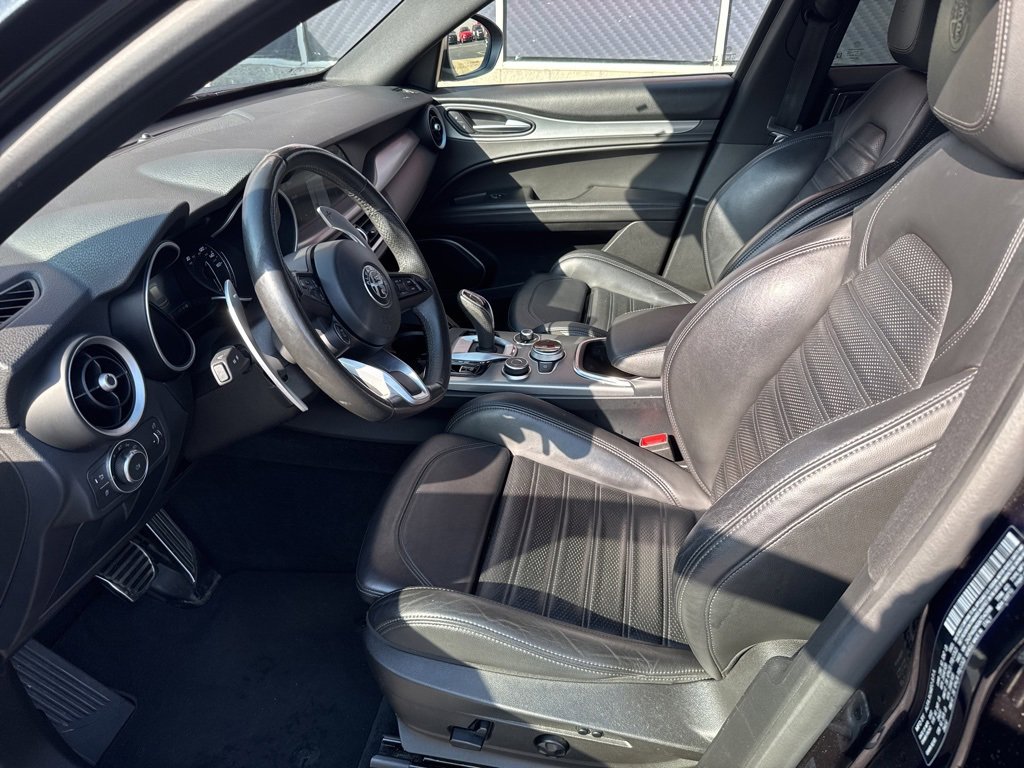 Used 2022 Alfa Romeo Stelvio Veloce image 22