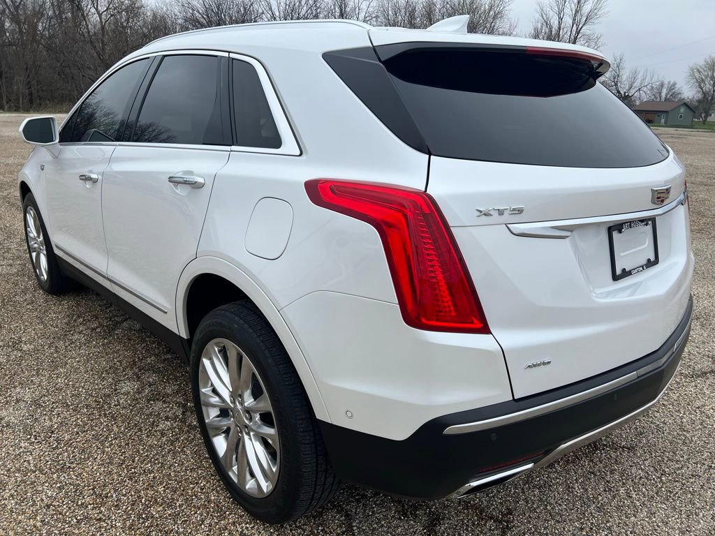Used 2017 Cadillac XT5 Platinum w/ Driver Assist Package image 3