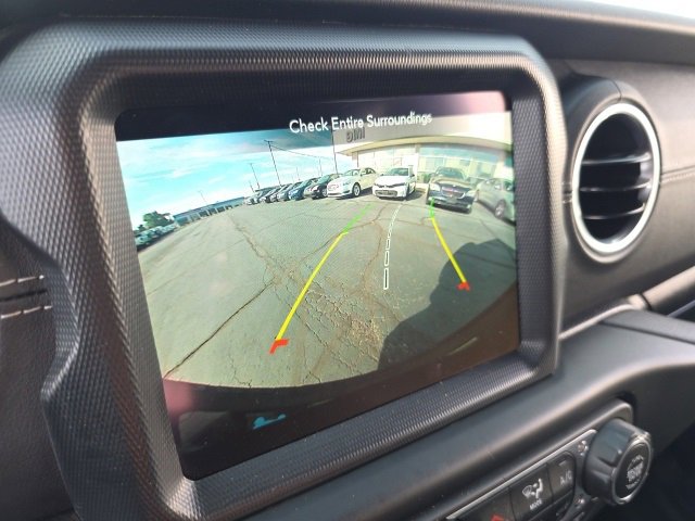 Used 2023 Jeep Wrangler Unlimited Sahara w/ Cold Weather Group image 24