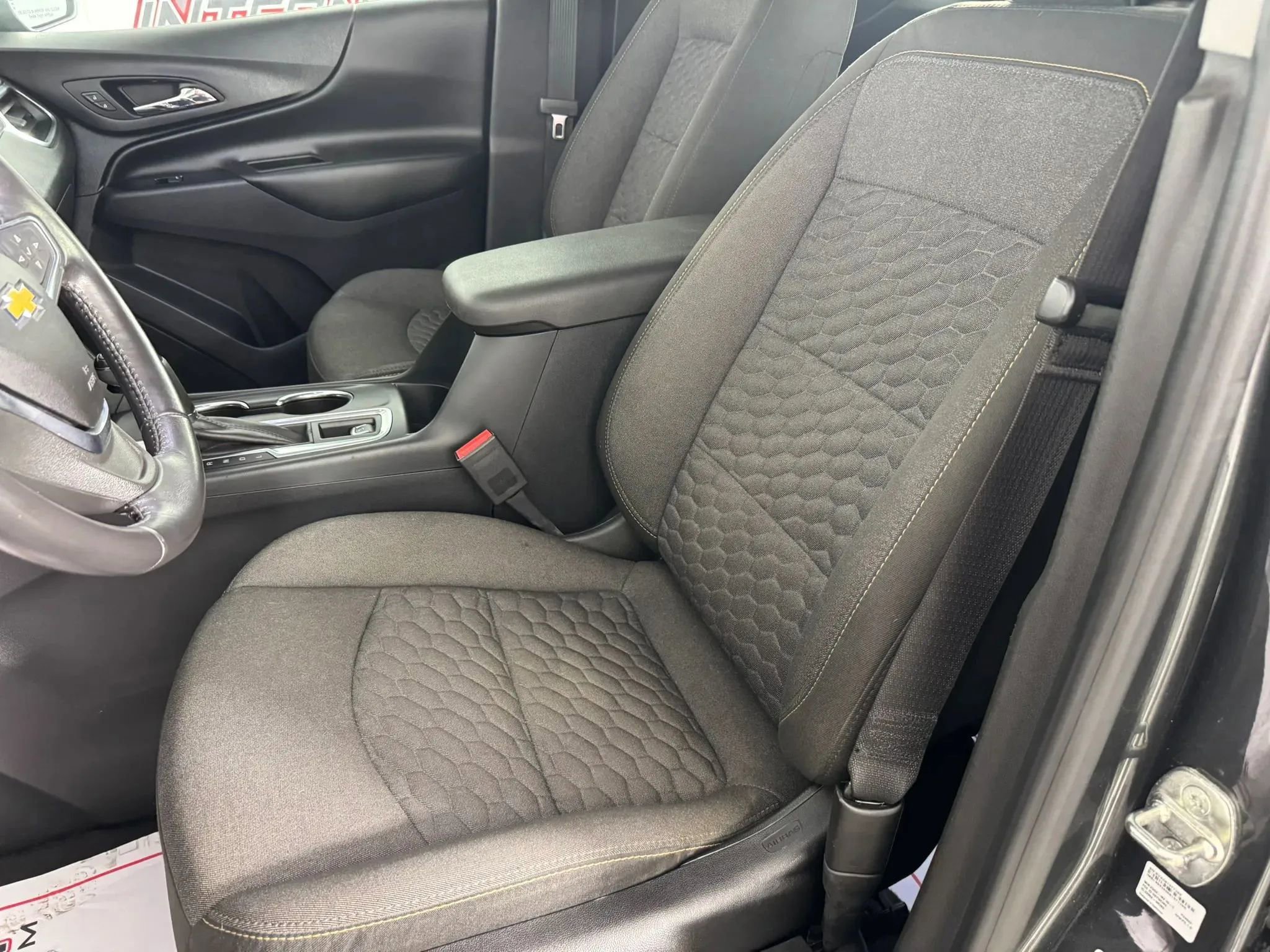 Used 2020 Chevrolet Equinox LT w/ Driver Convenience Package FWD image 33