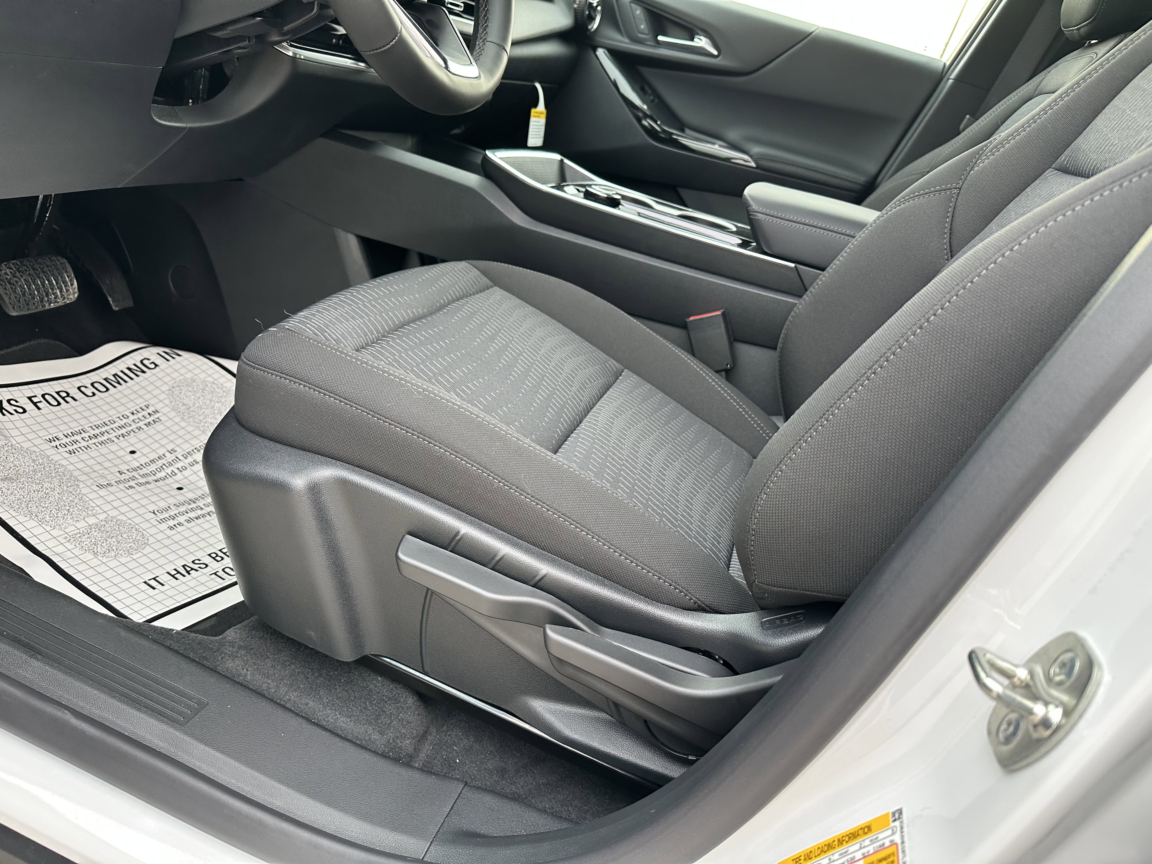 New 2026 Chevrolet Equinox LT image 13