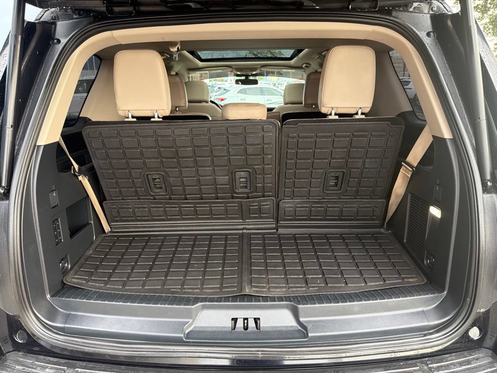Used 2023 Ford Expedition Limited AWD/4WD image 13