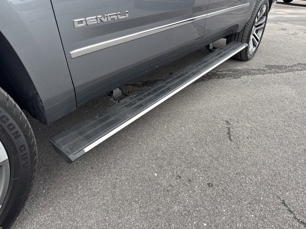 Used 2020 GMC Yukon XL Denali w/ Denali Ultimate Package image 16