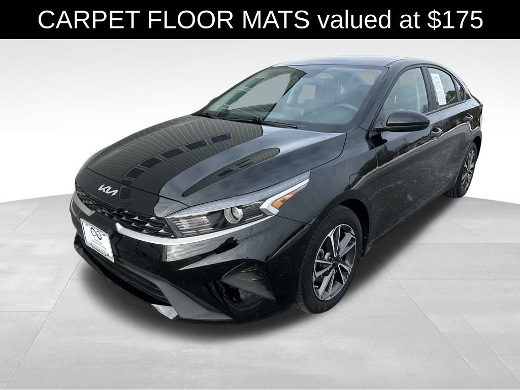 Used 2023 Kia Forte LXS image 3