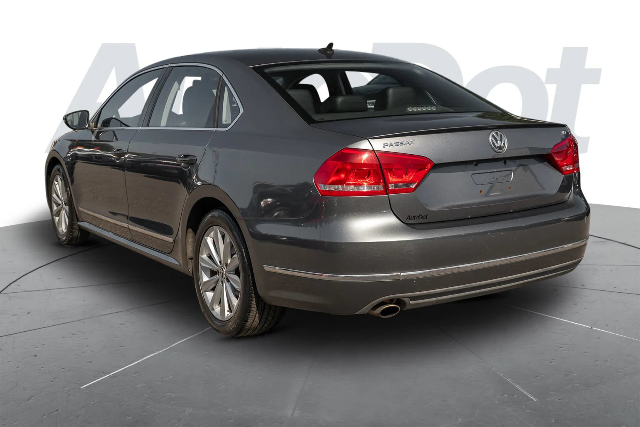 Used 2012 Volkswagen Passat 2.5 SEL FWD image 2