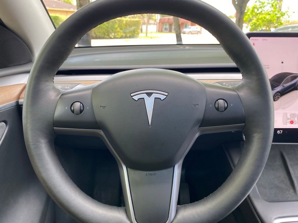 Used 2025 Tesla Model Y Long Range image 30
