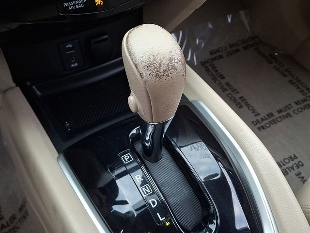 Used 2015 Nissan Rogue SL image 14