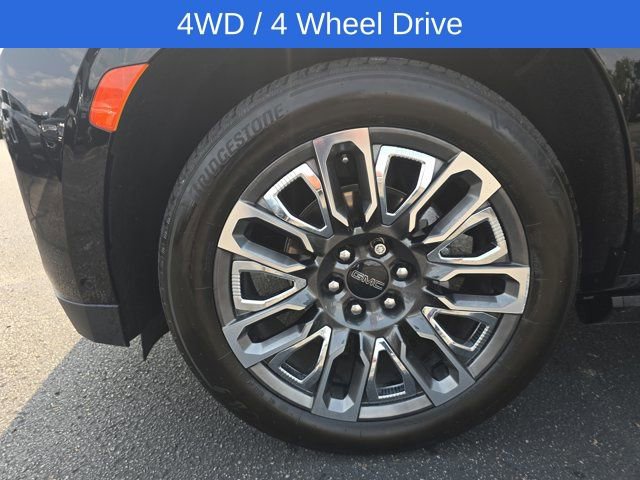 Used 2023 GMC Yukon Denali Ultimate image 10