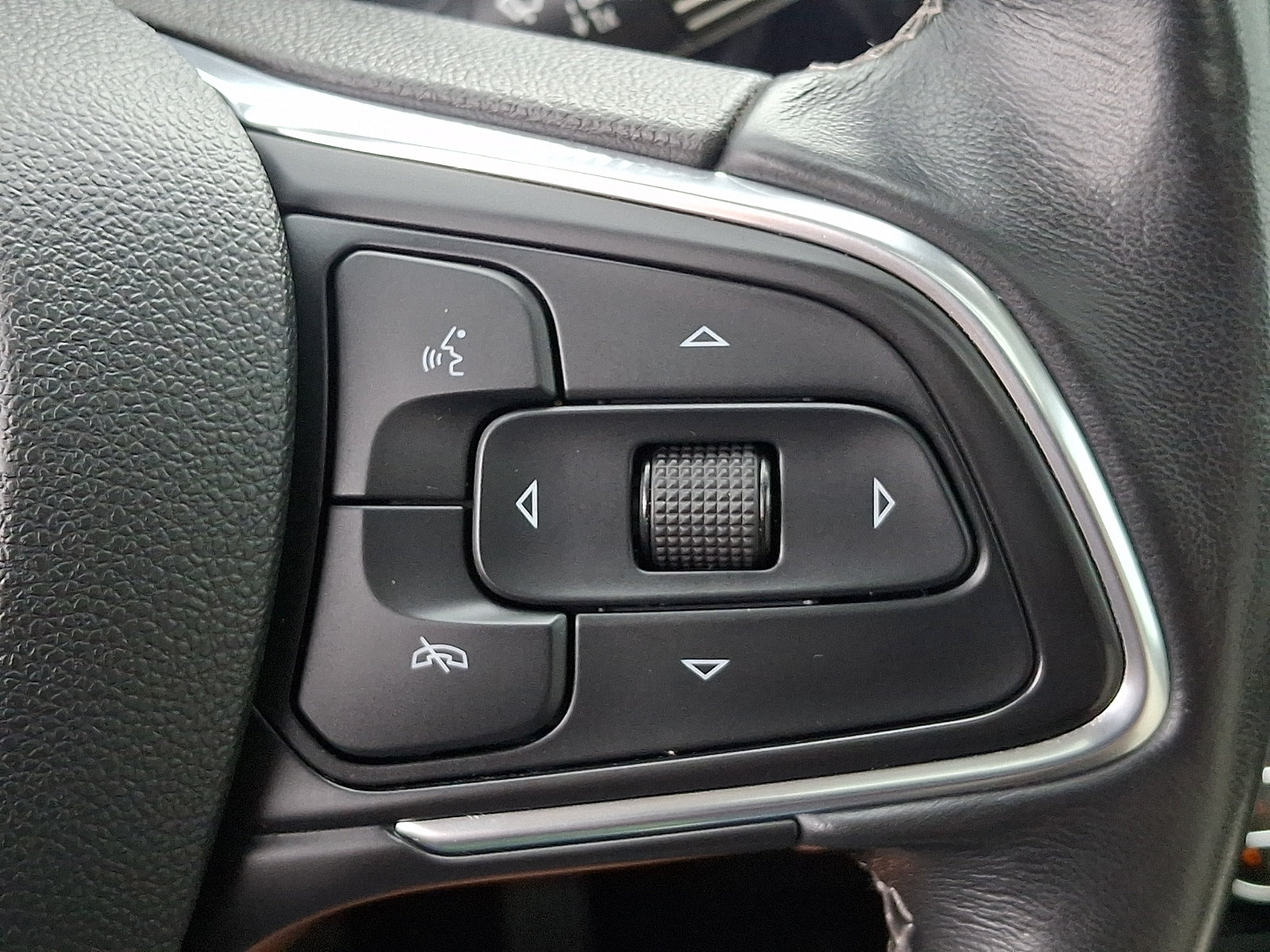 Used 2021 Buick Encore GX Essence w/ Advanced Technology Package AWD/4WD image 25