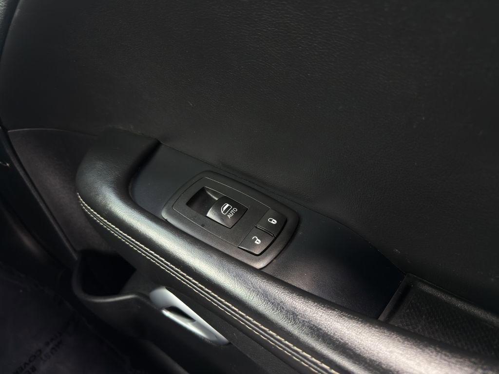 Used 2016 Dodge Challenger SRT w/ Technology Group image 15