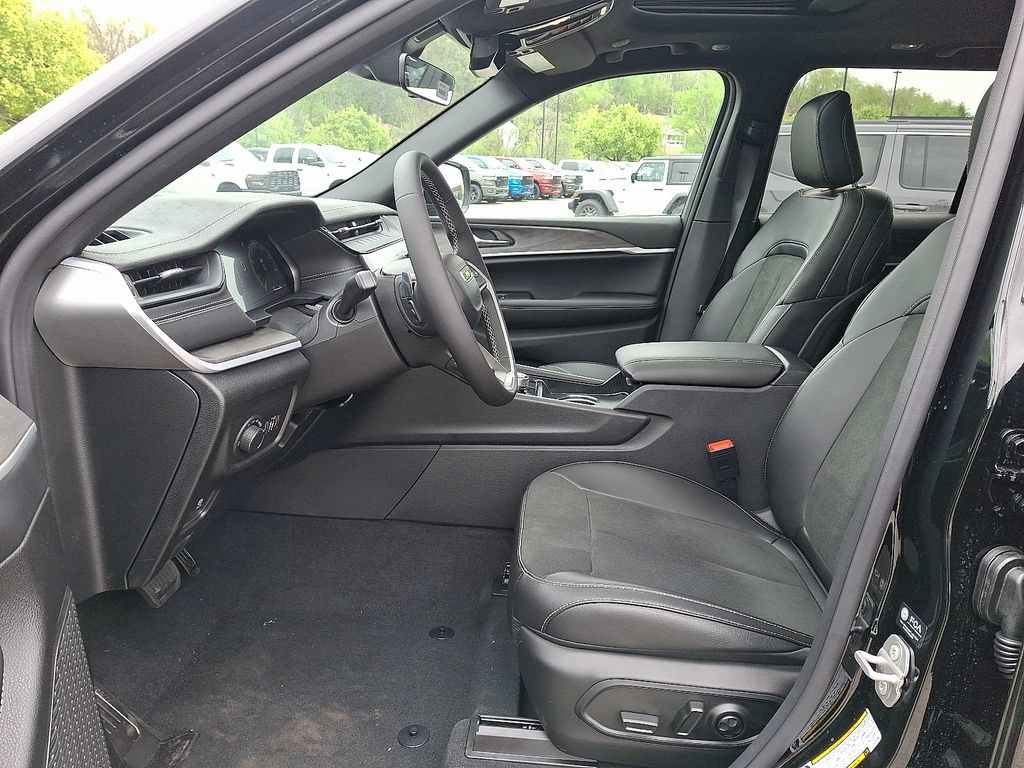 New 2026 Jeep Grand Cherokee Altitude AWD/4WD image 6