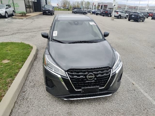 Used 2024 Nissan Kicks S image 17