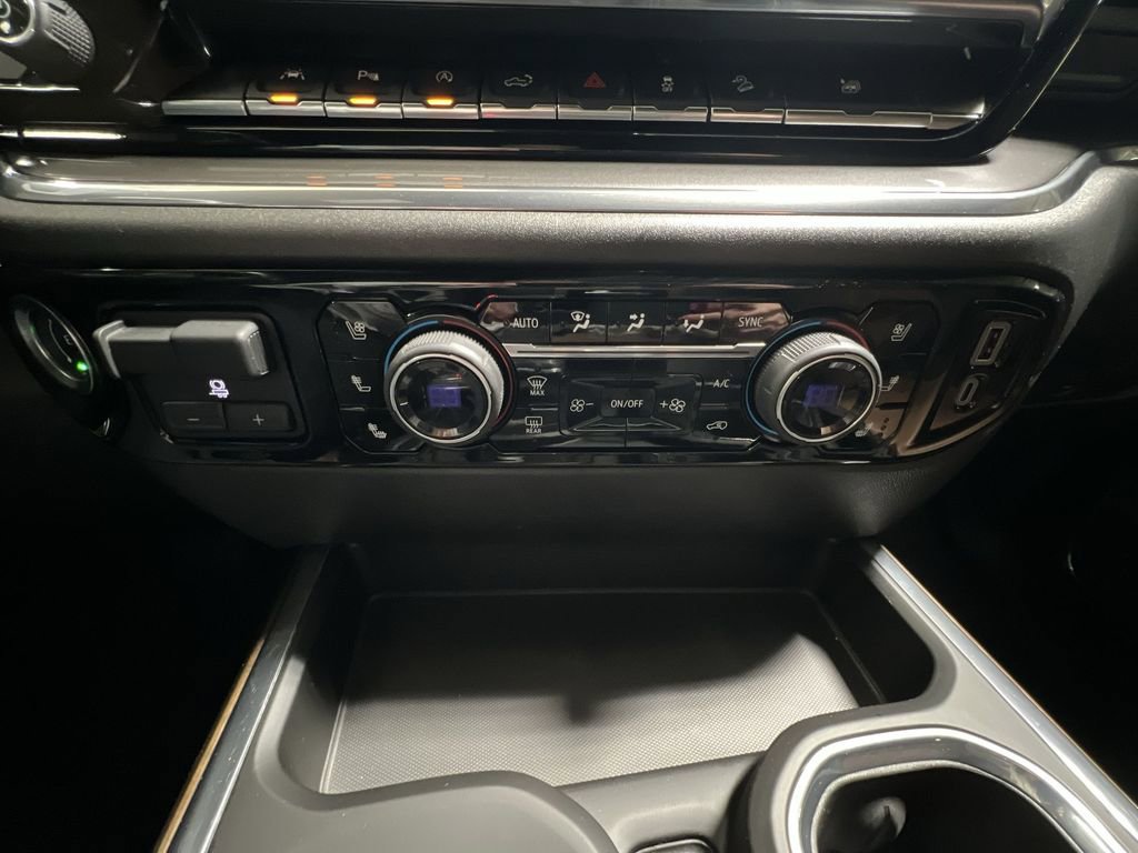 Certified 2024 Chevrolet Silverado 1500 High Country w/ Technology Package image 11