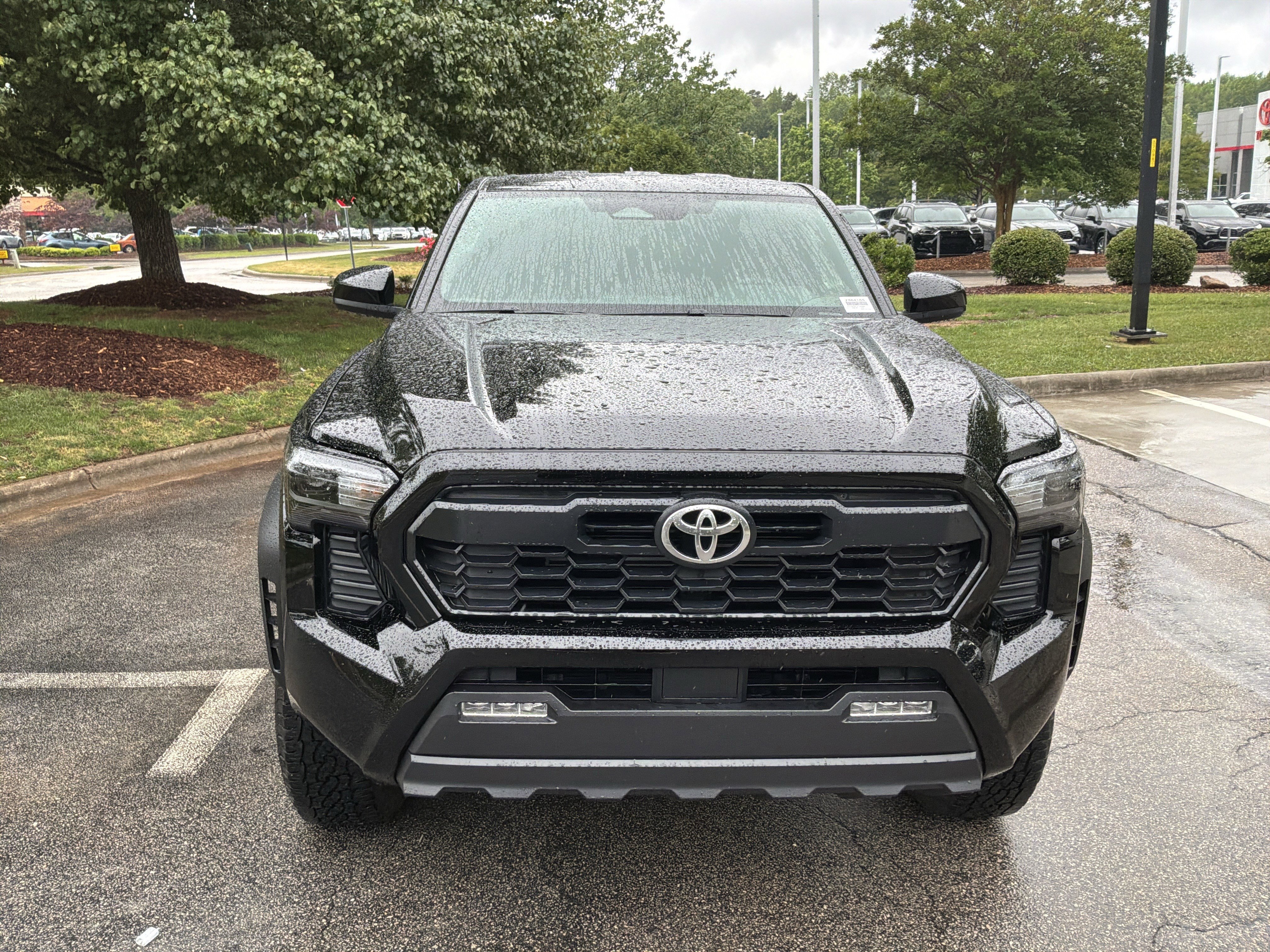 Used 2025 Toyota Tacoma TRD Off-Road AWD/4WD image 3
