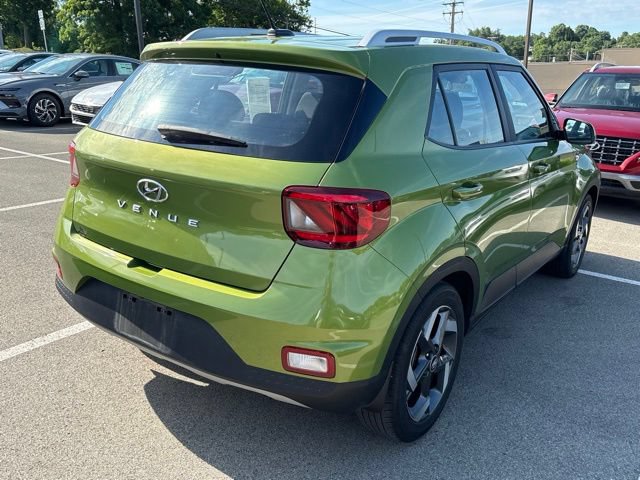 Used 2023 Hyundai Venue SEL FWD image 5