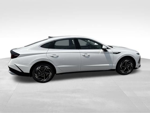 Used 2026 Hyundai Sonata SEL FWD image 4