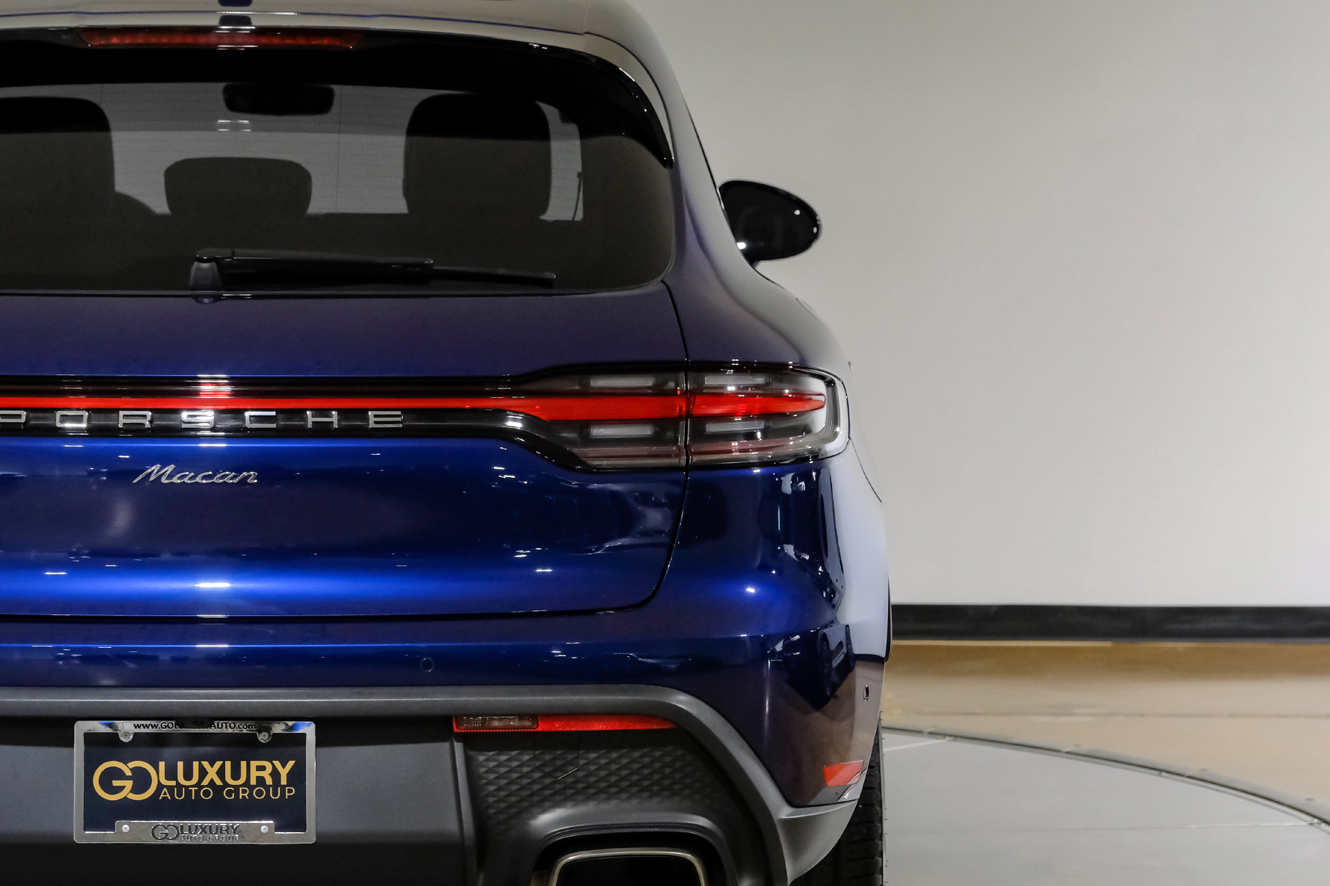 Used 2023 Porsche Macan Turbo AWD/4WD image 50
