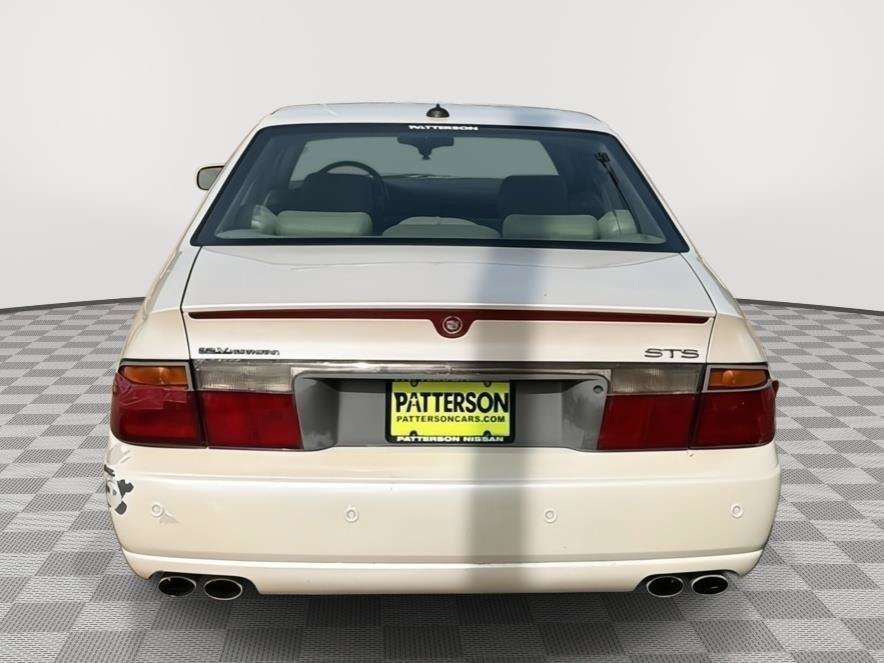 Used 2003 Cadillac Seville STS w/ Preferred Equipment Group FWD image 4