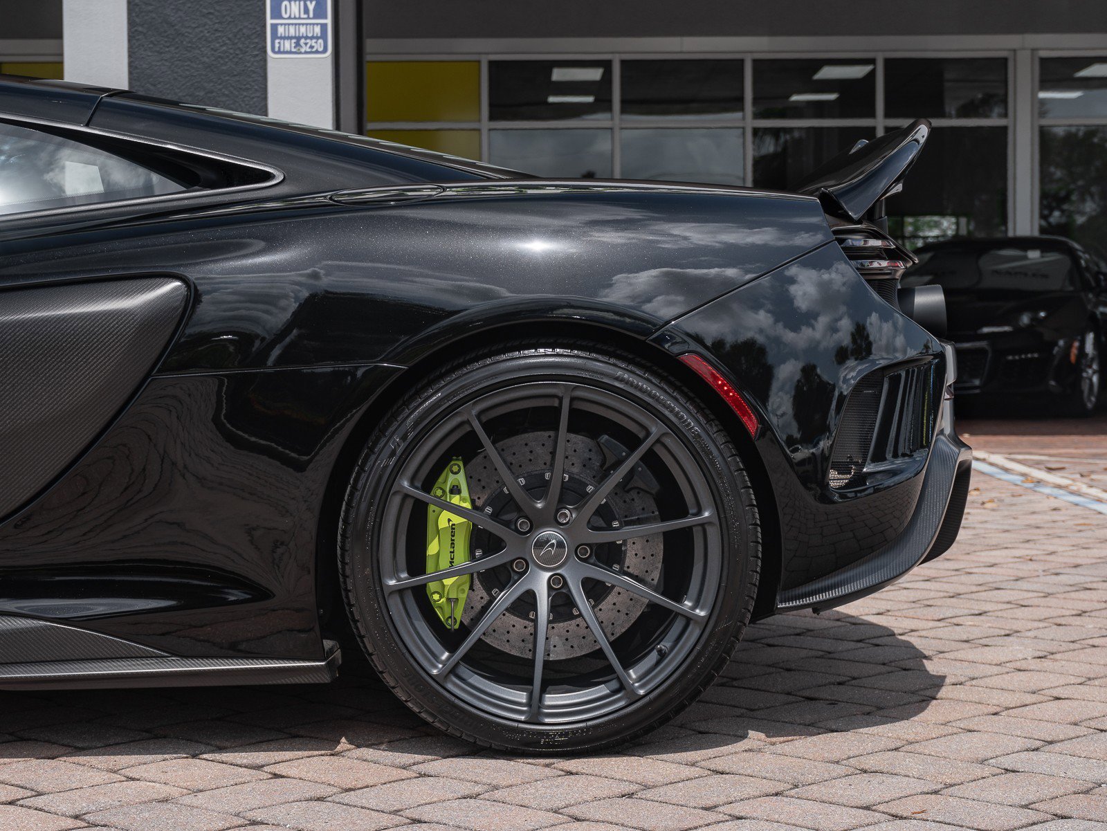 Used 2016 McLaren 675LT Coupe image 11