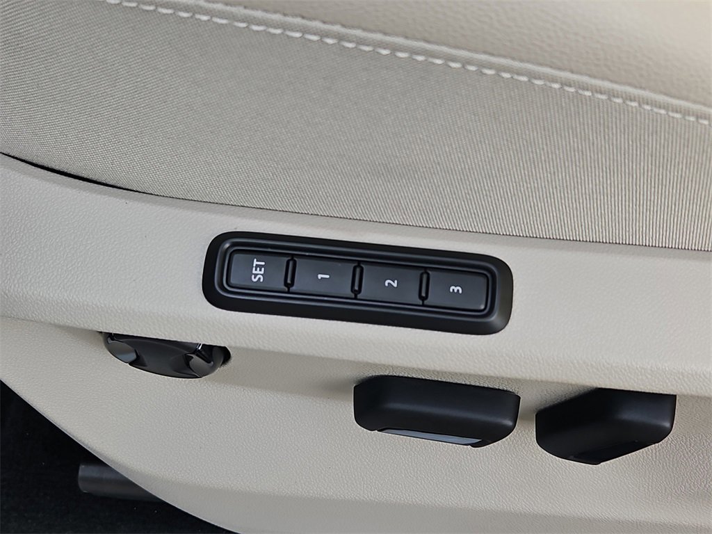 New 2026 Volkswagen Atlas SEL image 12