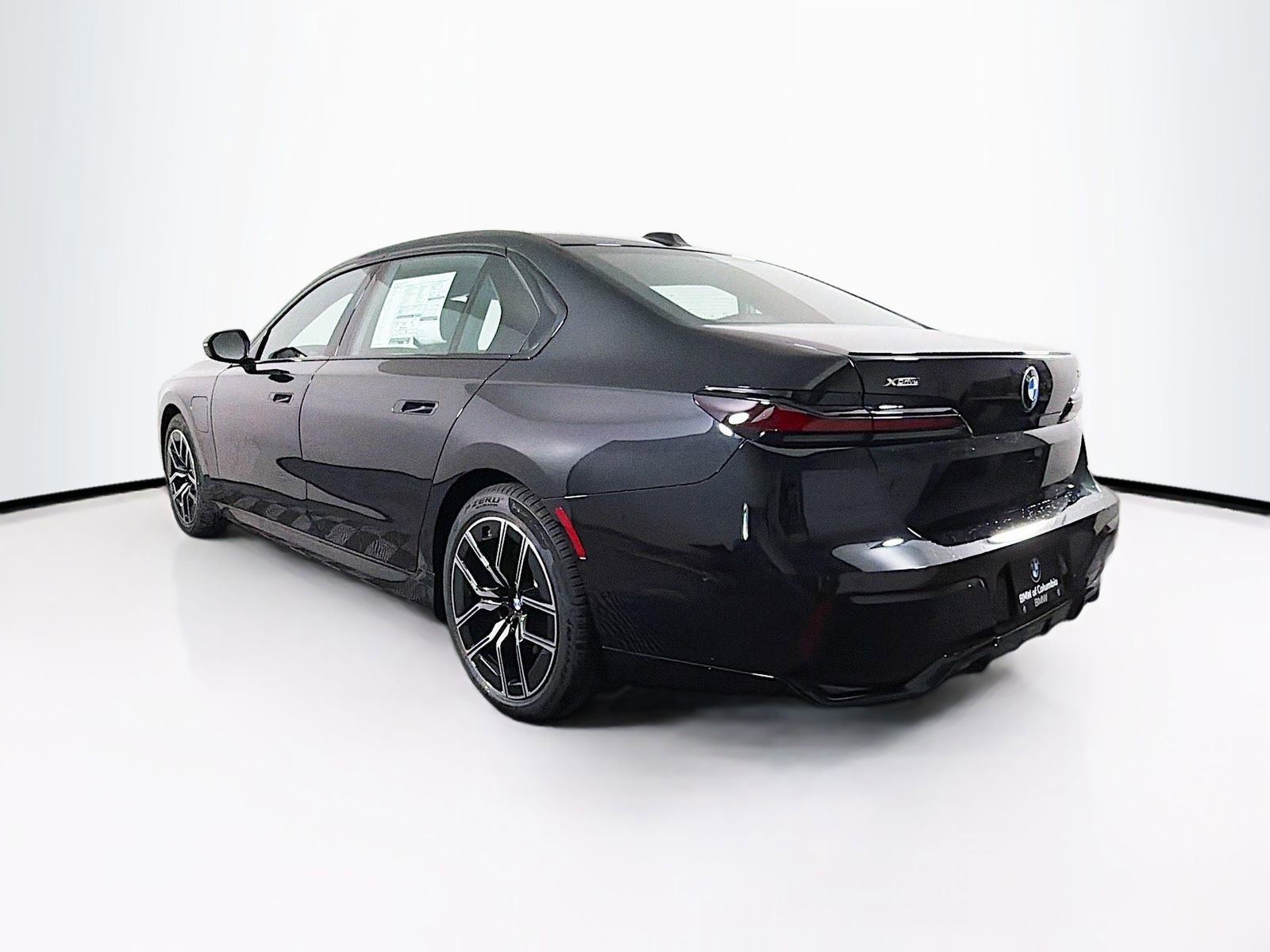 New 2026 BMW 750e xDrive image 5