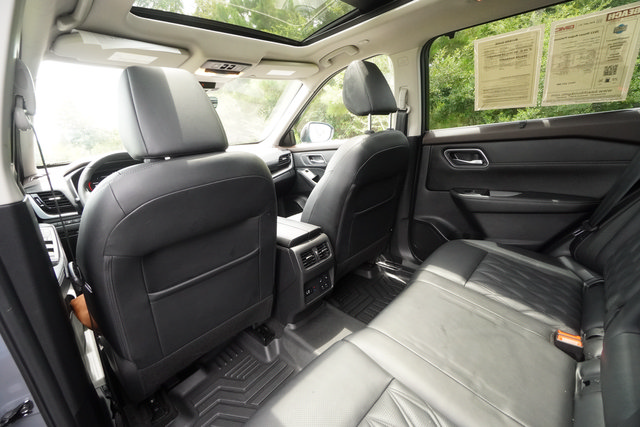Used 2022 Nissan Rogue Platinum w/ Head-Up Display Package FWD image 22