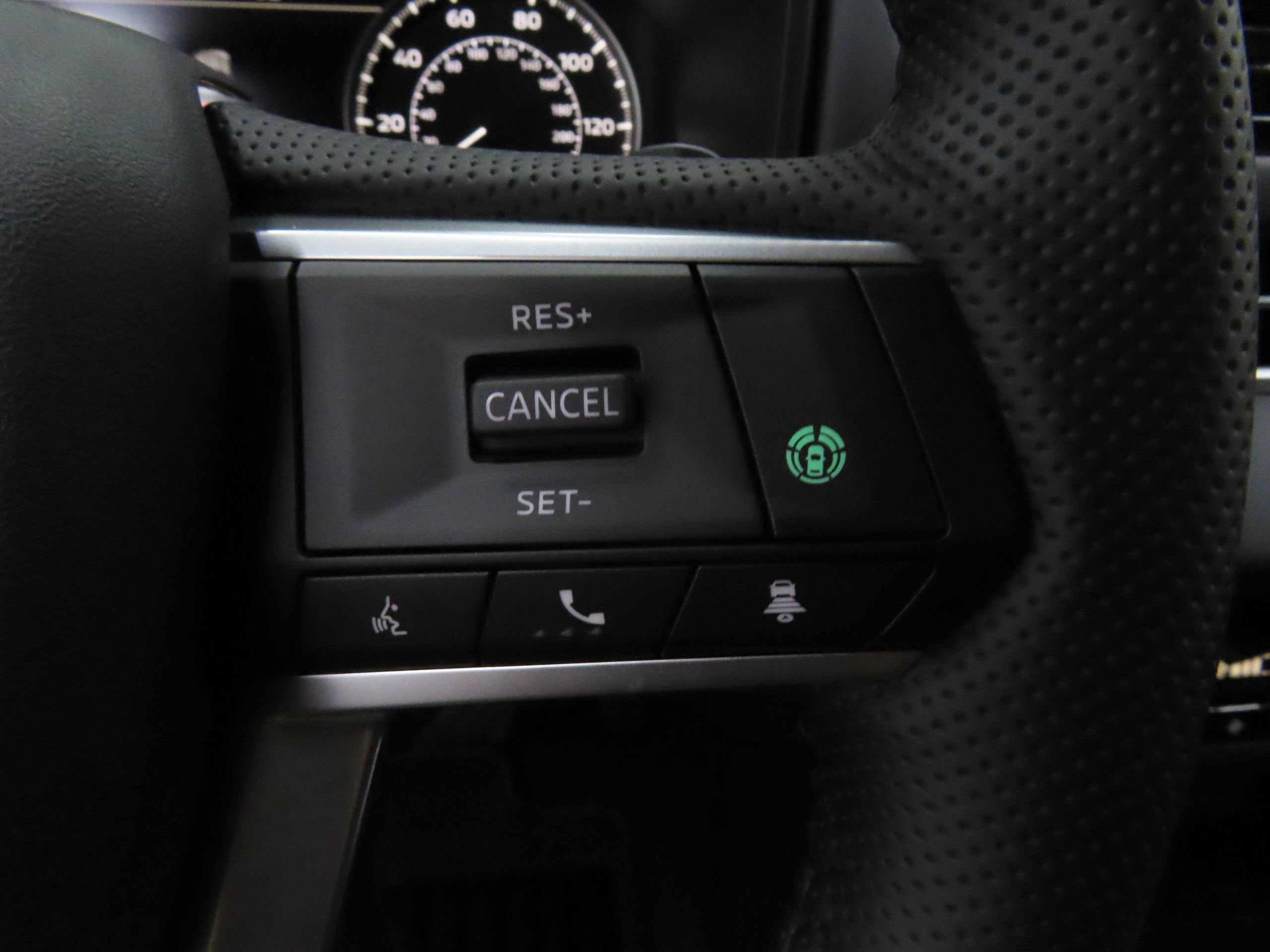 New 2025 Mitsubishi Outlander SE image 13