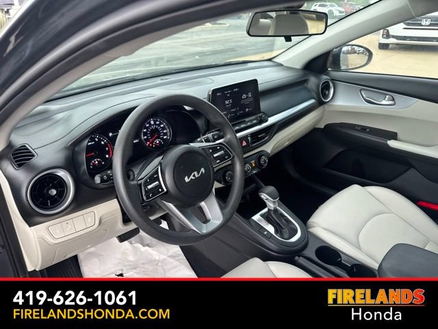 Used 2023 Kia Forte LXS w/ LXS Technology Package FWD image 16