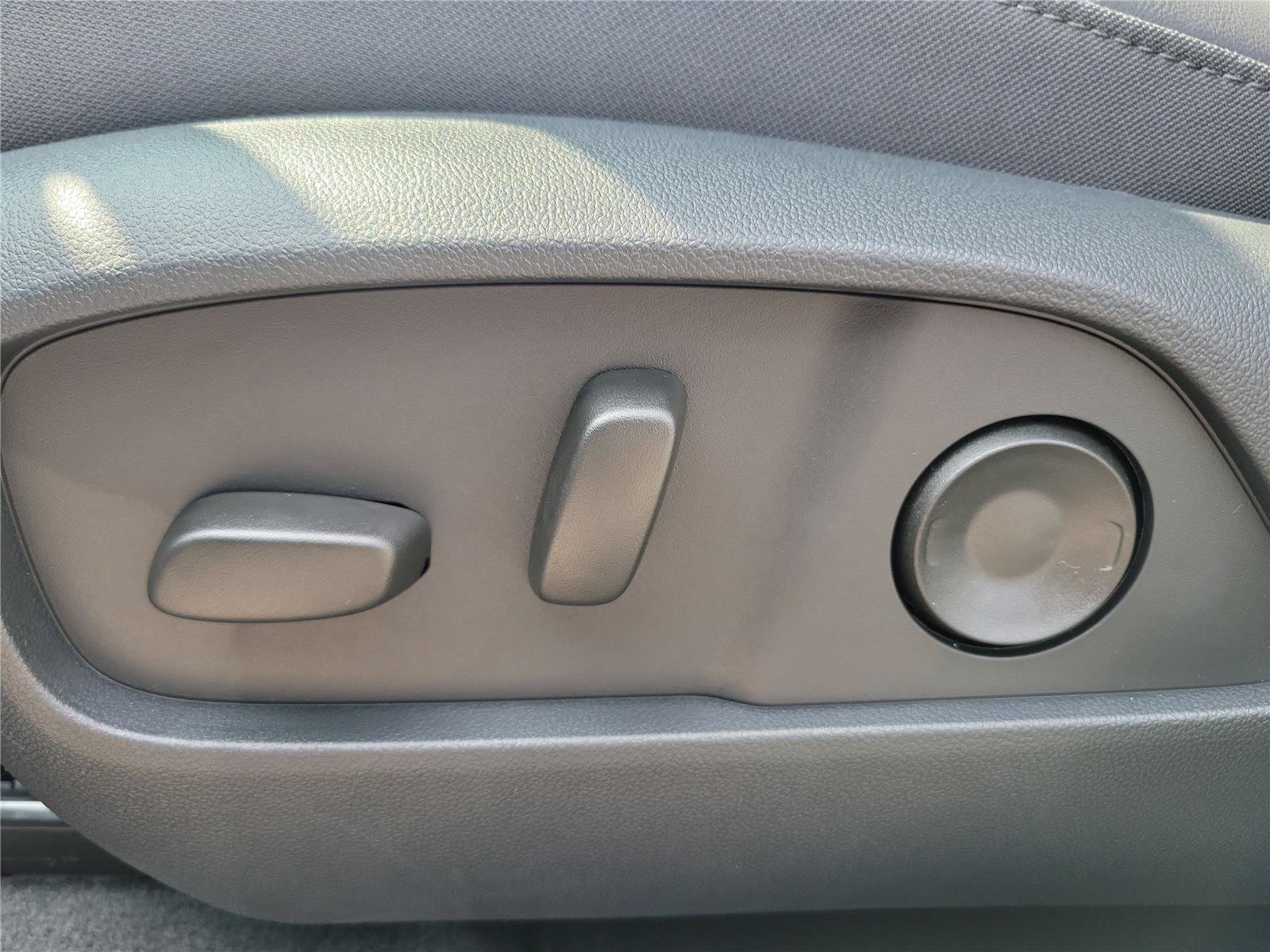 New 2027 GMC Terrain Elevation w/ Elevation Premium Package FWD image 16