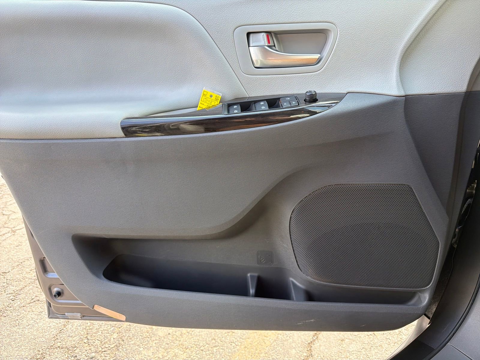 Used 2019 Toyota Sienna XLE FWD image 15