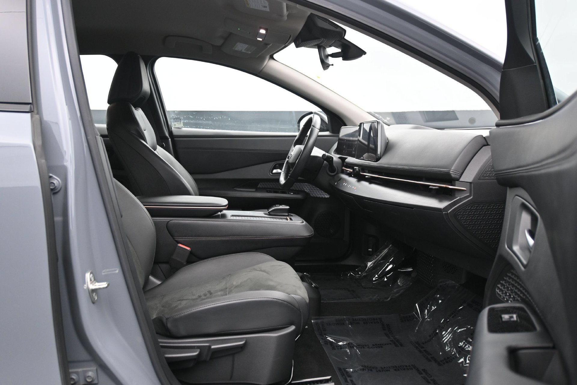 Used 2023 Nissan Ariya AWD image 13