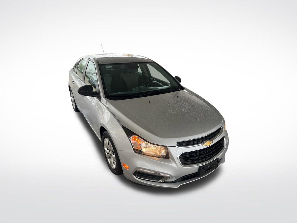 Used 2015 Chevrolet Cruze LS FWD image 34