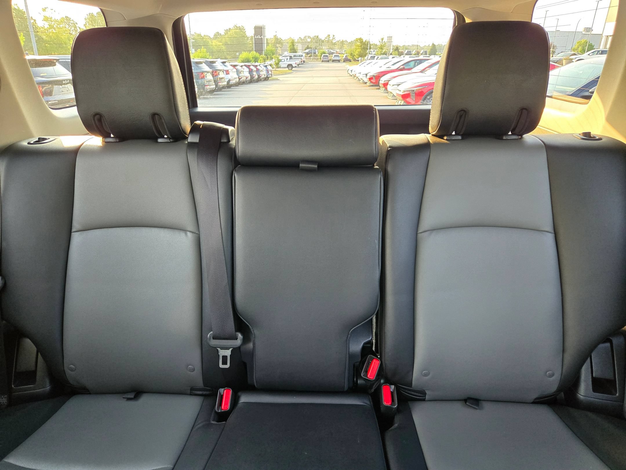 Used 2020 Toyota 4Runner SR5 Premium w/ Moonroof Package RWD image 13
