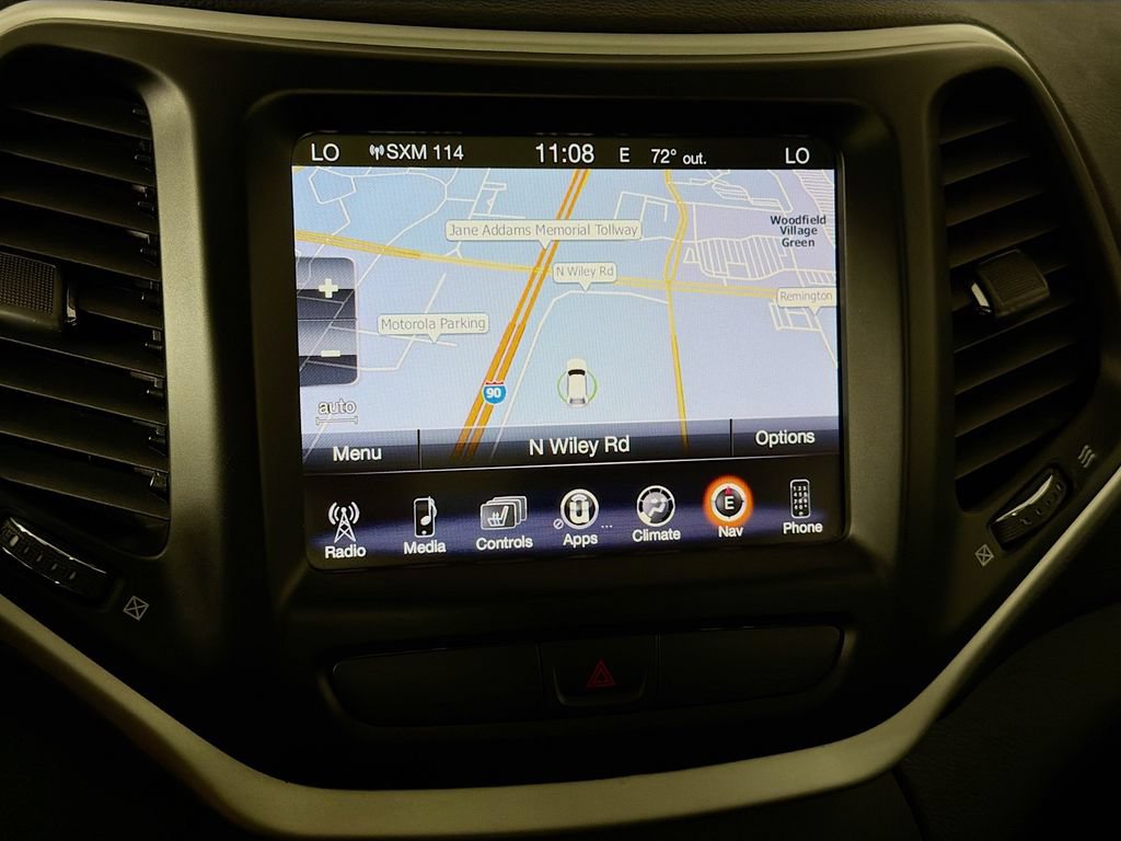 Used 2017 Jeep Cherokee Trailhawk AWD/4WD image 13
