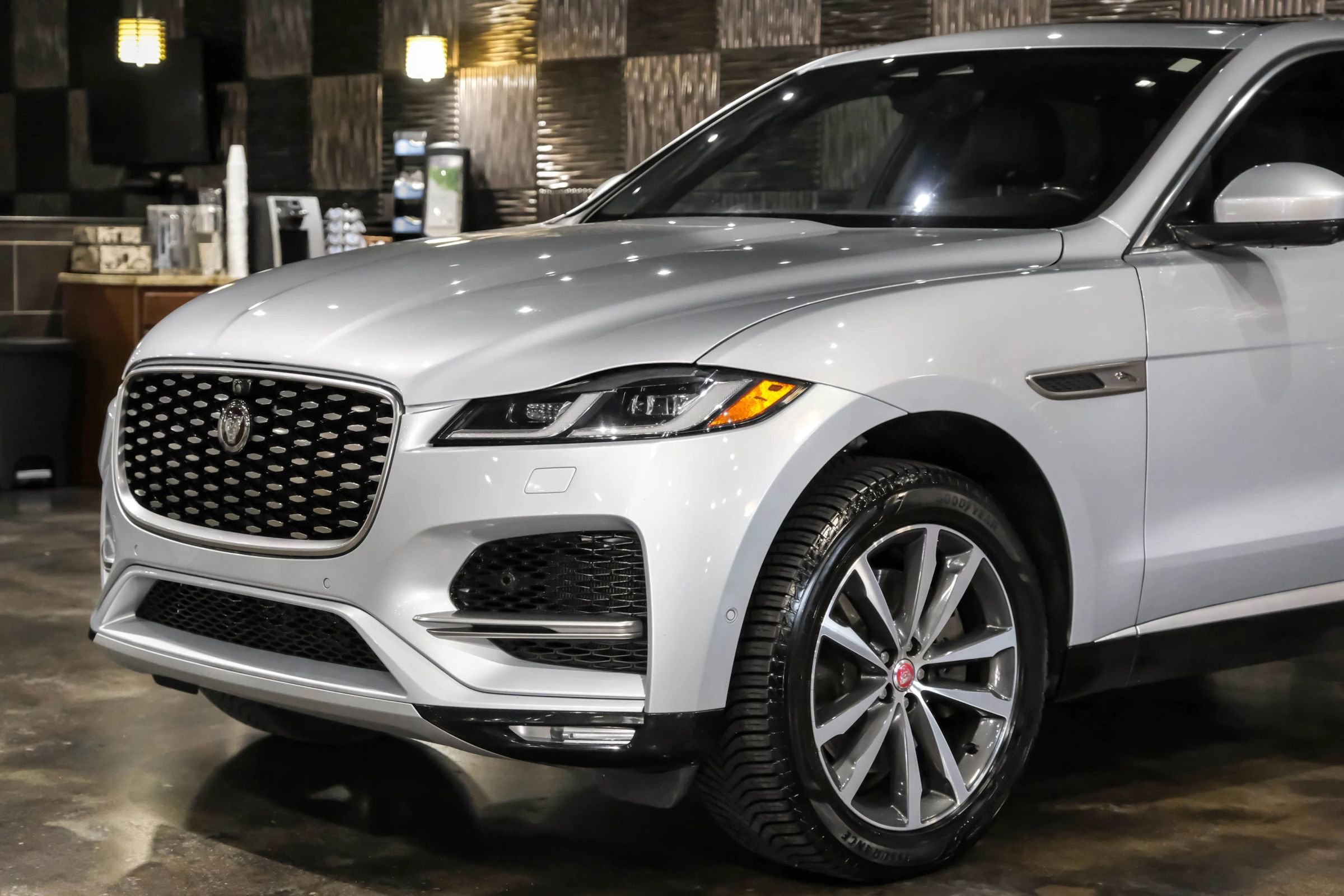 Used 2021 Jaguar F-PACE S image 7