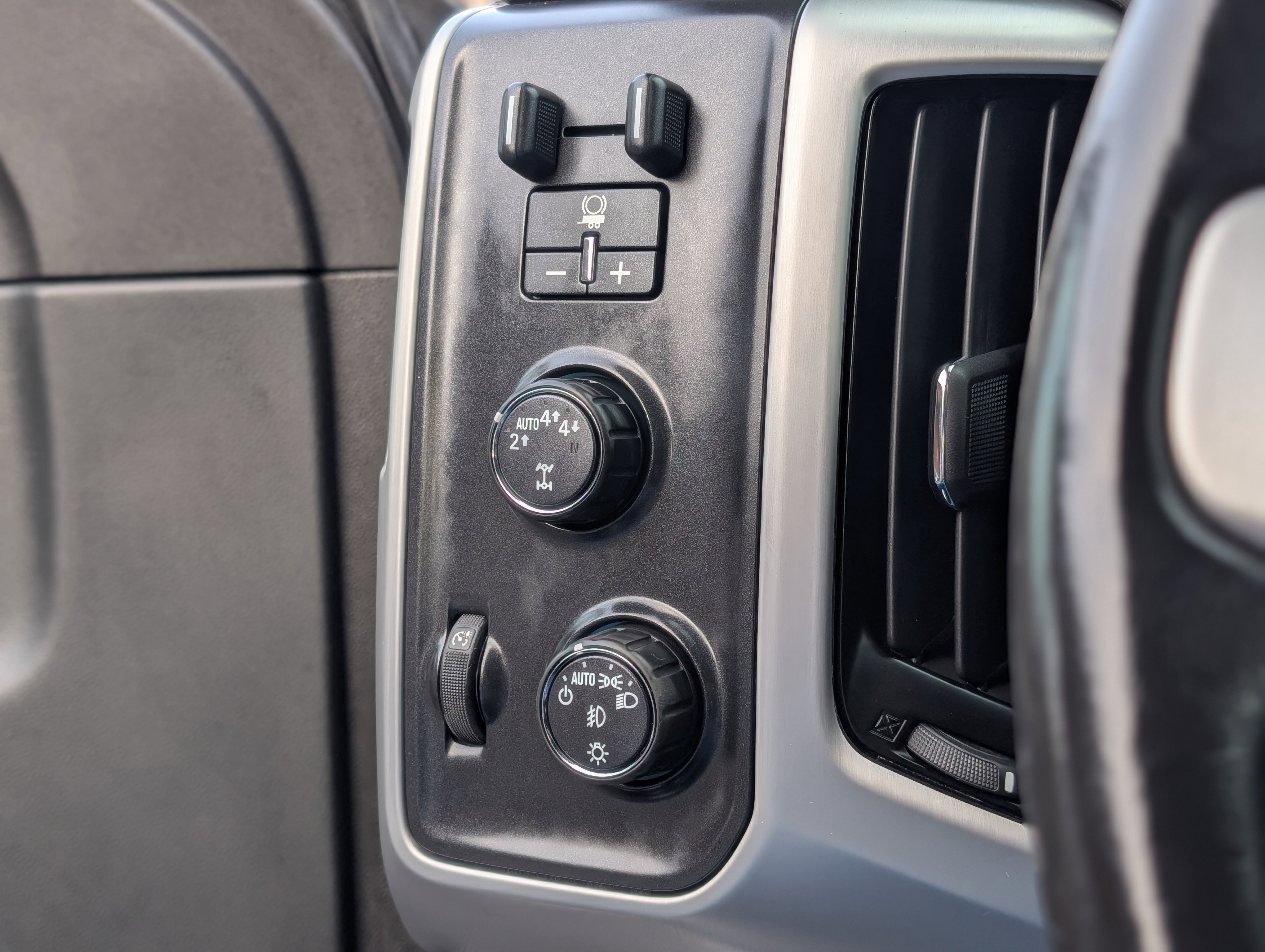 Used 2018 GMC Sierra 1500 SLE w/ SLE Value Package image 26