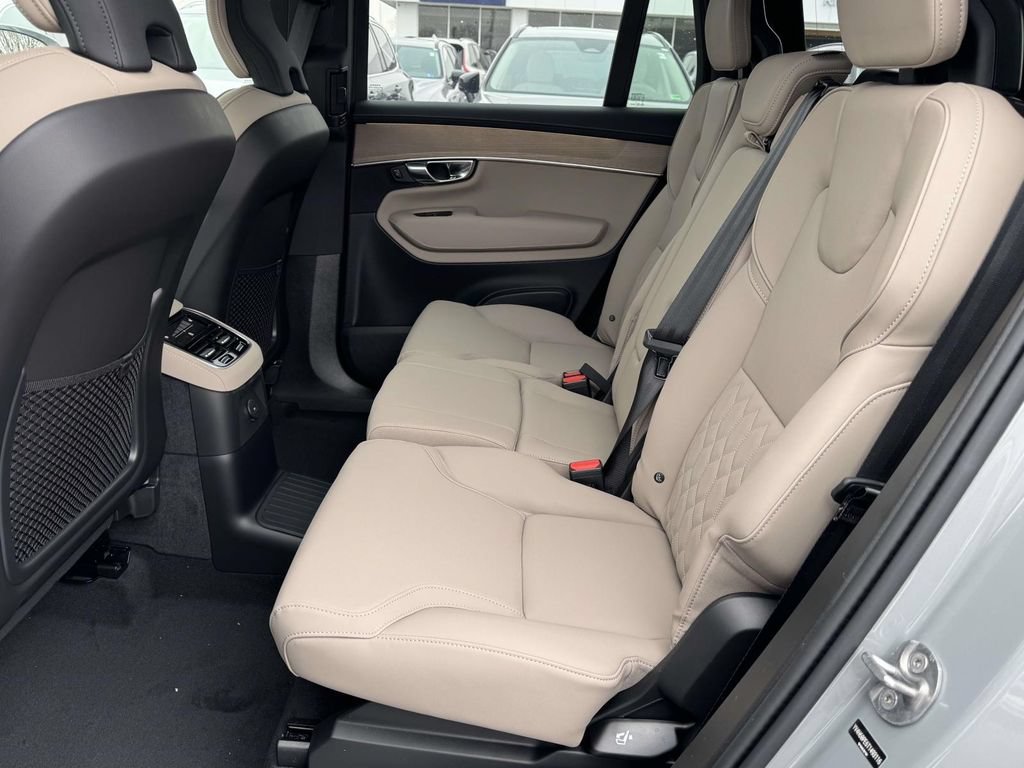 New 2026 Volvo XC90 T8 Plus w/ Protection Package Premier AWD/4WD image 15