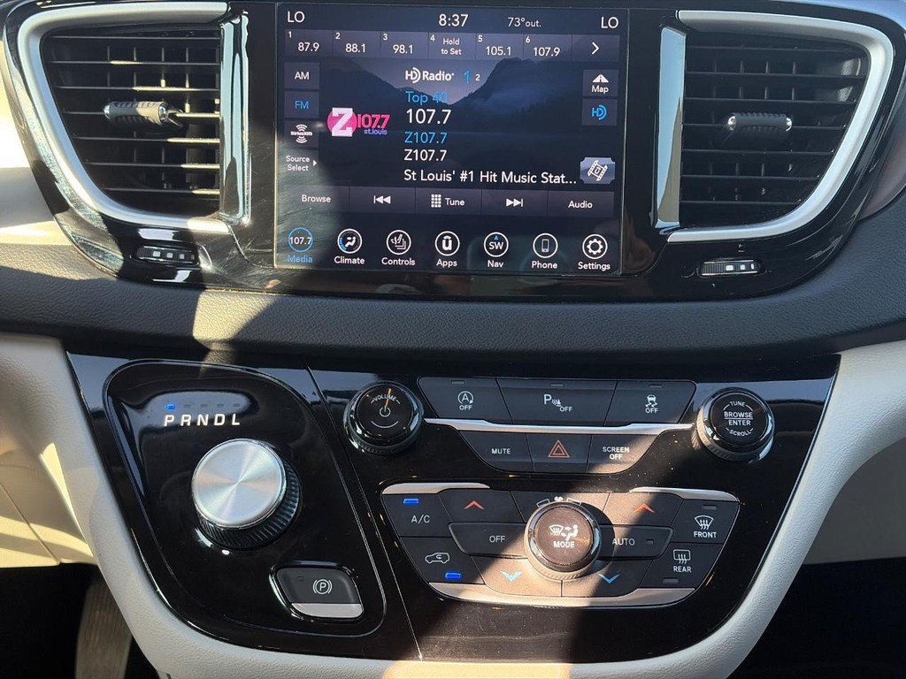 Used 2020 Chrysler Pacifica Touring-L Plus FWD image 16