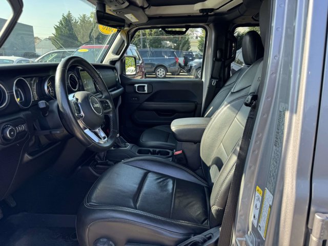 Used 2018 Jeep Wrangler Unlimited Sahara AWD/4WD image 12