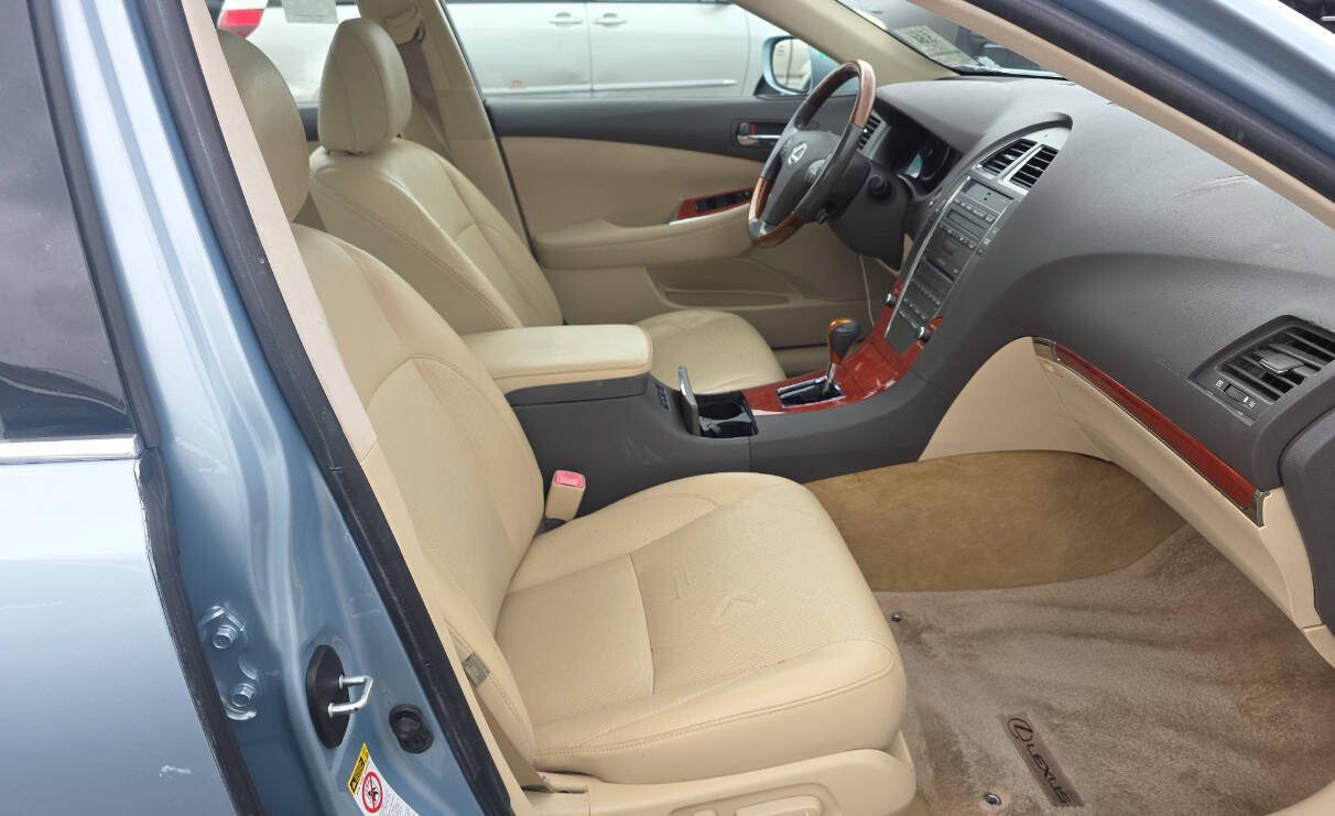 Used 2011 Lexus ES 350 FWD image 16