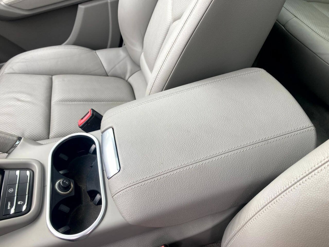 Used 2014 Porsche Cayenne AWD/4WD image 27